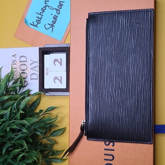 NEW UNUSED LOUIS VUITTON LV BLACK EPI LEATHER FELICIE ZIP INSERT SILVER HARDWARE - Picture 1 of 13